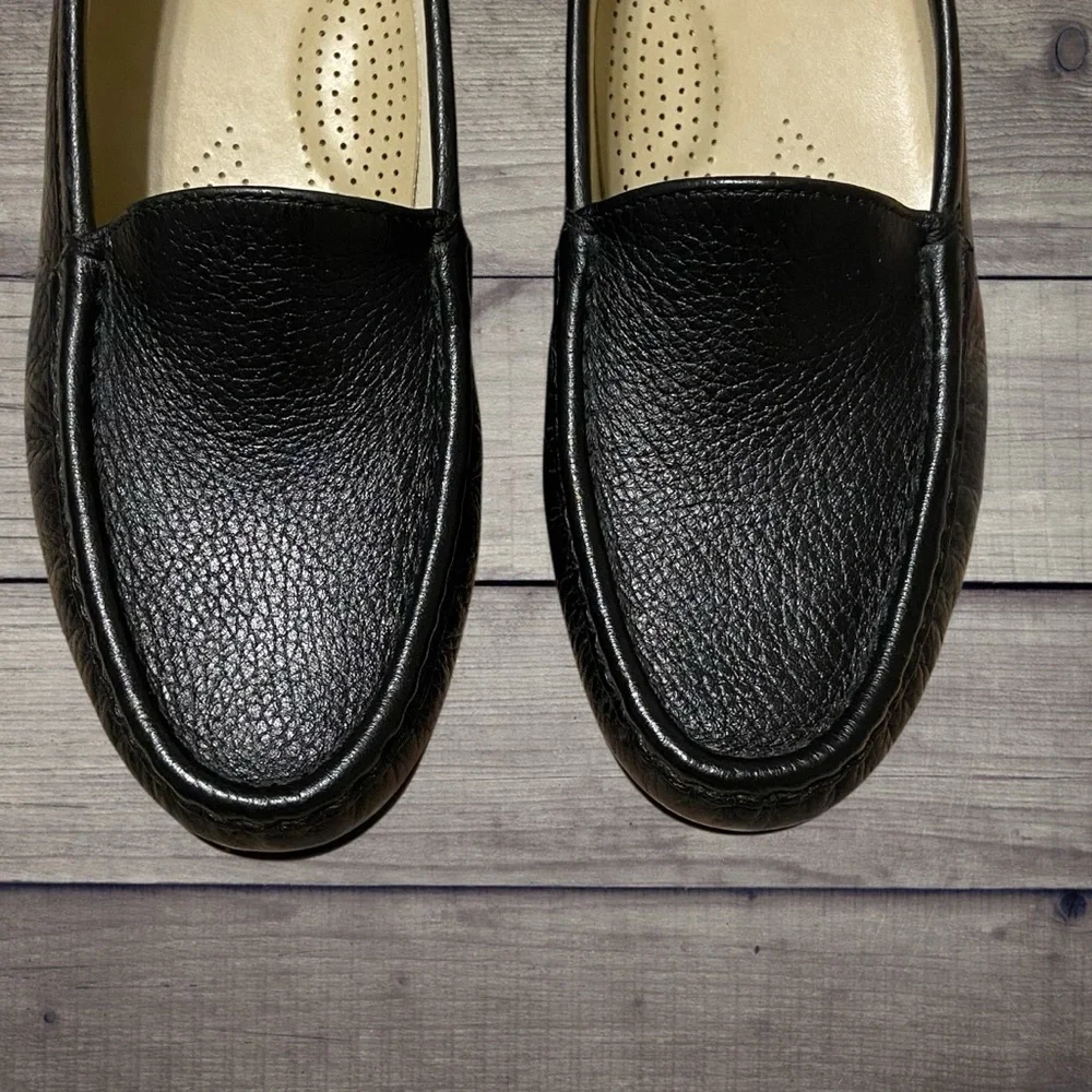 SAS Simplify 7 Narrow Black Leather Loafers Flats Comfort Shoes Mint Made in USA